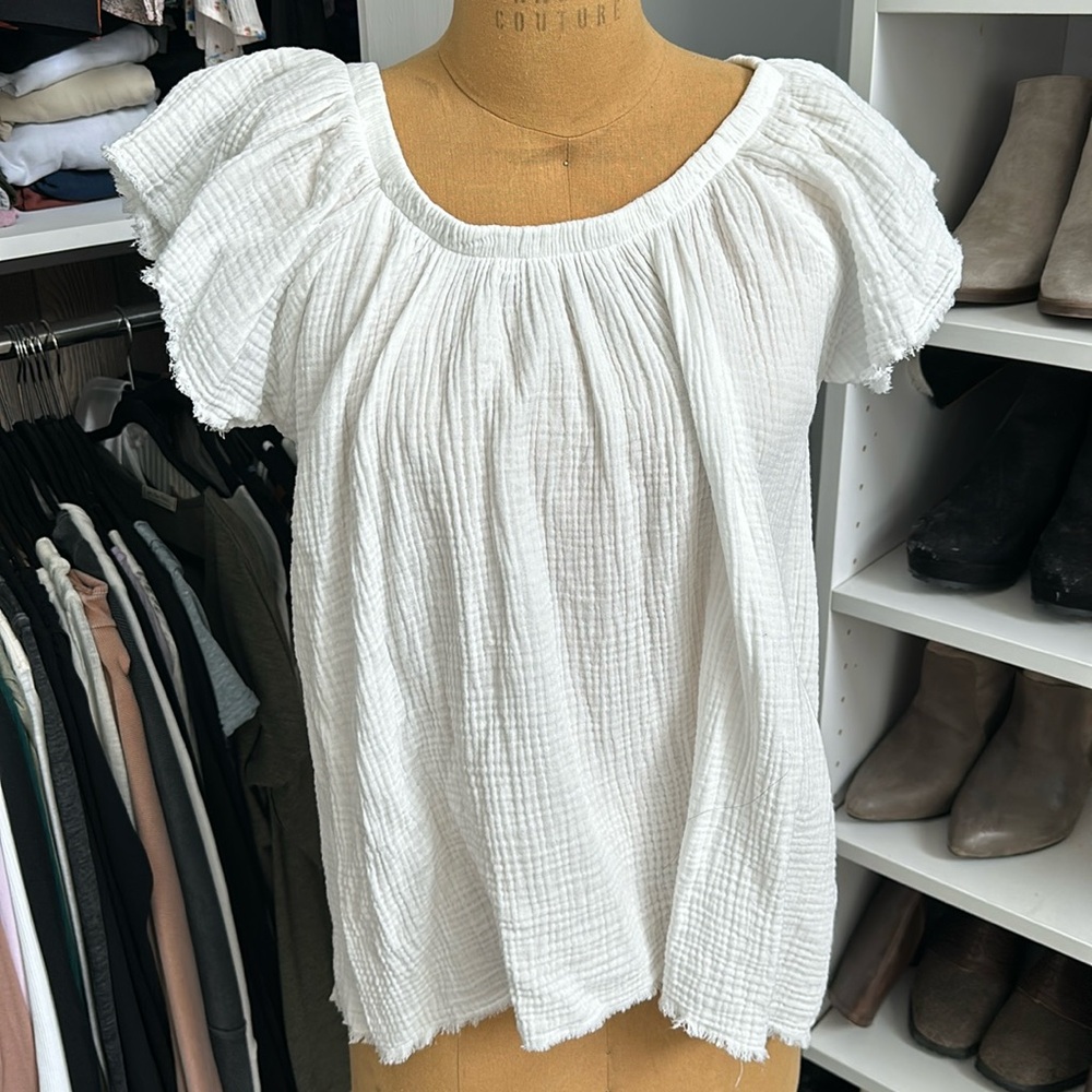 Super Cute Women’s Top Size Small